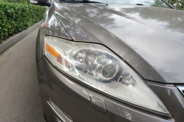 Used Ford Mondeo 2011 2.3L Luxury Model Right Front Headlight