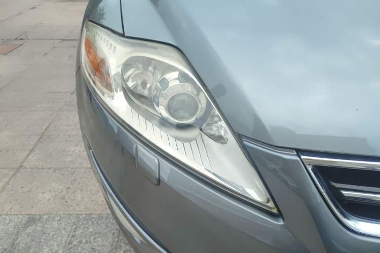 Used Ford Mondeo 2011 2.0L GTDi 200 Luxury Edition Right Front Headlight