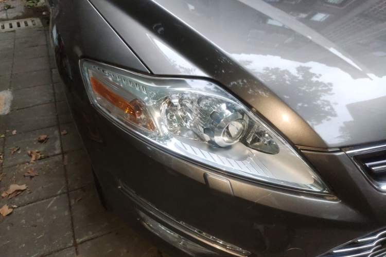 Used Ford Mondeo 2011 2.0L GTDi 200 Luxury Edition Right Front Headlight