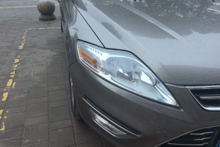 Used Ford Mondeo 2011 2.3L Luxury Model Right Front Headlight