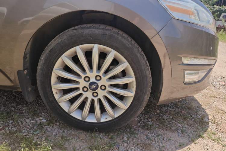 Used Ford Mondeo 2011 2.3L Luxury Model Right Front Wheel Hub