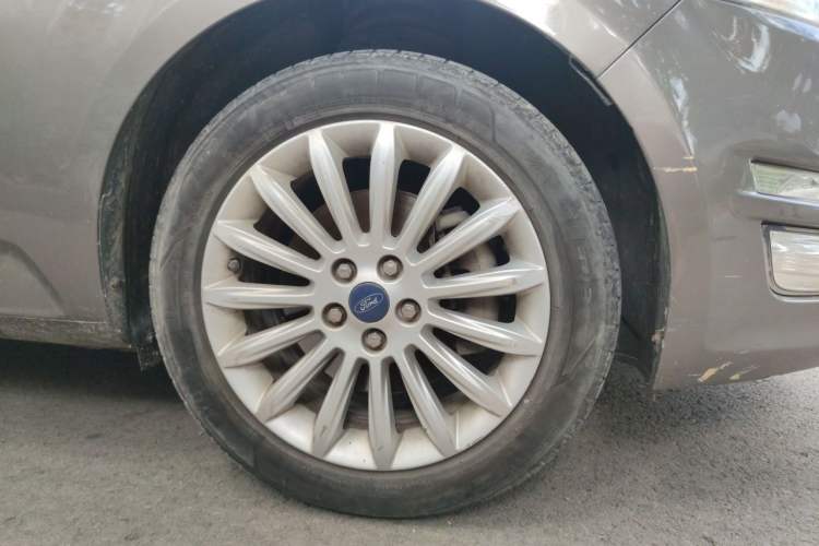 Used Ford Mondeo 2011 2.3L Luxury Model Right Front Wheel Hub