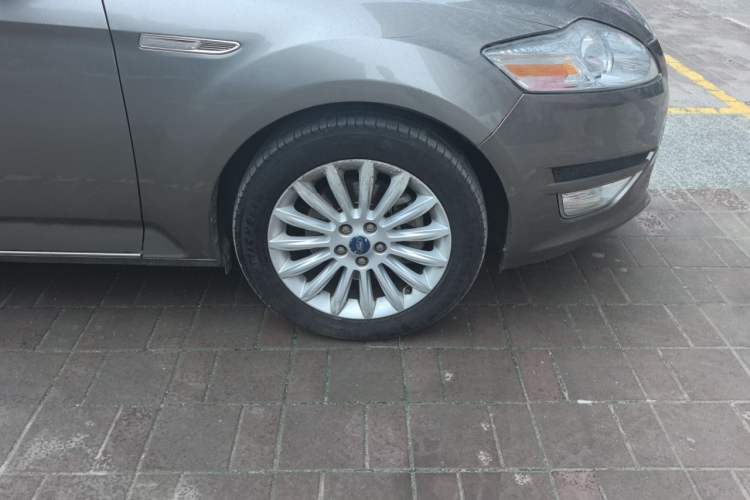 Used Ford Mondeo 2011 2.3L Luxury Model Right Front Wheel Hub