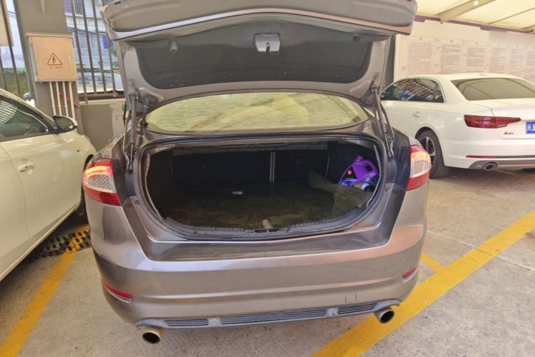 Used Ford Mondeo 2011 2.3L Luxury Model Trunk