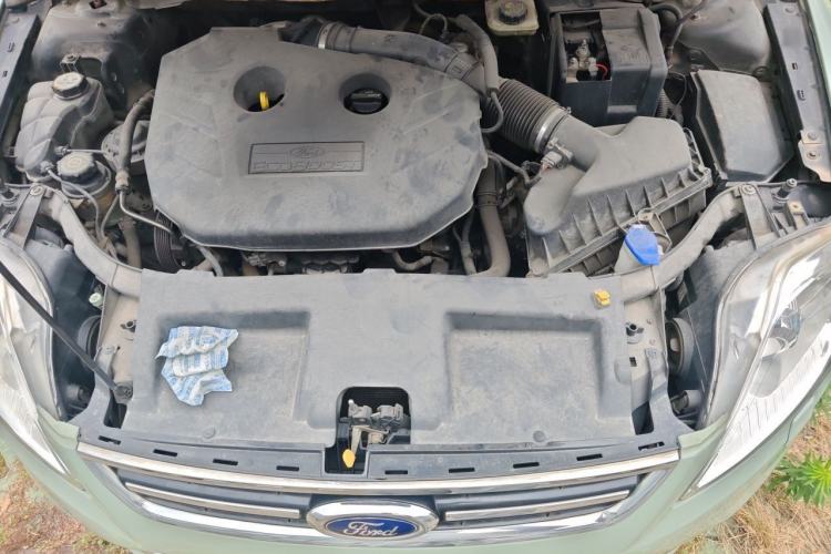 Used Ford Mondeo 2011 2.0L GTDi 200 Luxury Edition Engine Bay