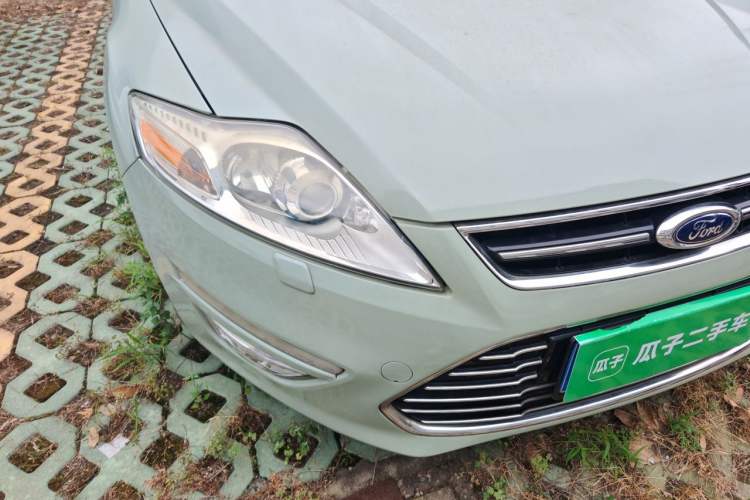 Used Ford Mondeo 2011 2.0L GTDi 200 Luxury Edition Right Front Headlight