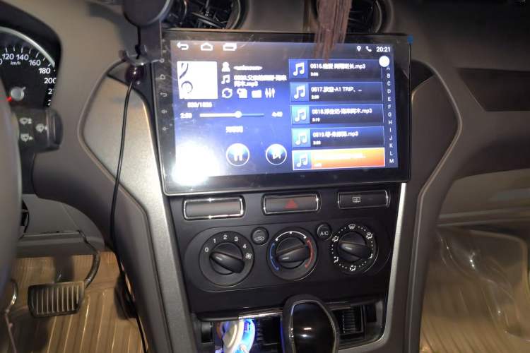 Used Ford Mondeo 2011 2.3L Fashion Edition Audio And AC Panel
