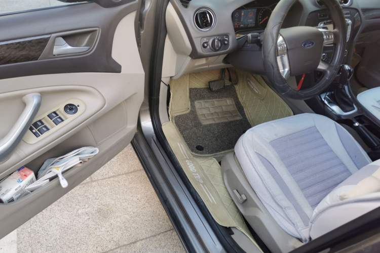 Used Ford Mondeo 2011 2.0L GTDi 200 Fashion Edition Driver Seat