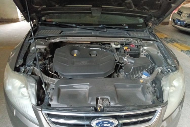 Used Ford Mondeo 2011 2.0L GTDi 200 Luxury Edition Engine Bay