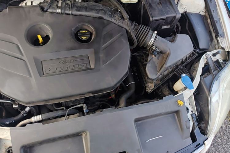 Used Ford Mondeo 2011 2.0L GTDi 200 Fashion Edition Engine Bay Left