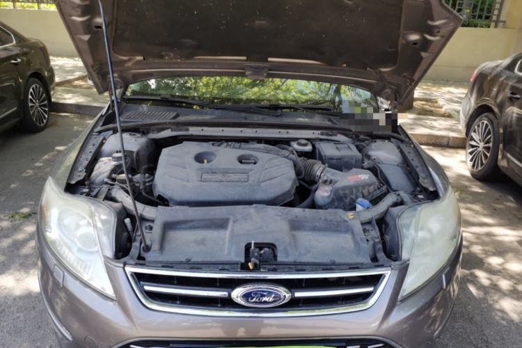 Used Ford Mondeo 2011 2.0L GTDi240 Ultimate Edition Engine Bay