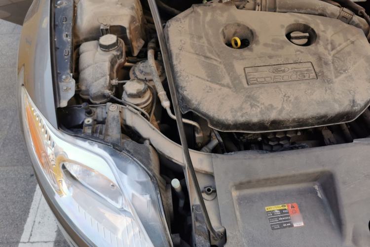 Used Ford Mondeo 2011 2.0L GTDi 200 Fashion Edition Engine Bay Right