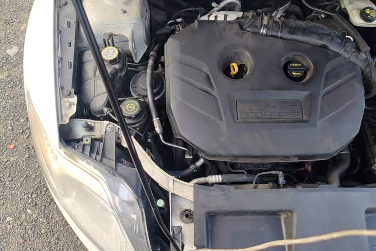 Used Ford Mondeo 2011 2.0L GTDi 200 Fashion Edition Engine Bay Right
