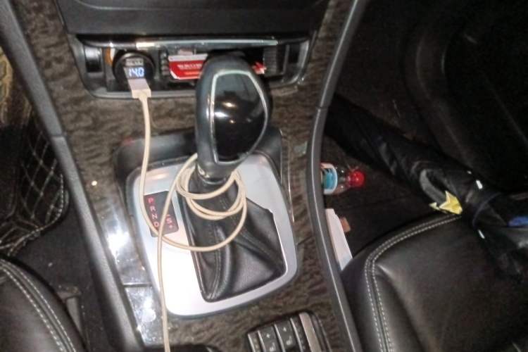 Used Ford Mondeo 2011 2.0L GTDi 200 Luxury Edition Gear Lever
