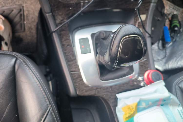 Used Ford Mondeo 2011 2.0L GTDi 200 Luxury Edition Gear Lever