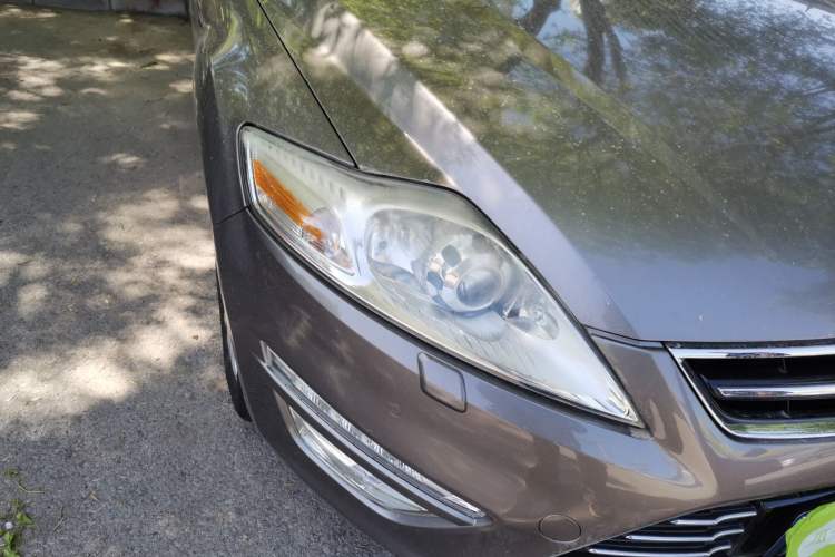 Used Ford Mondeo 2011 2.0L GTDi240 Ultimate Edition Right Front Headlight
