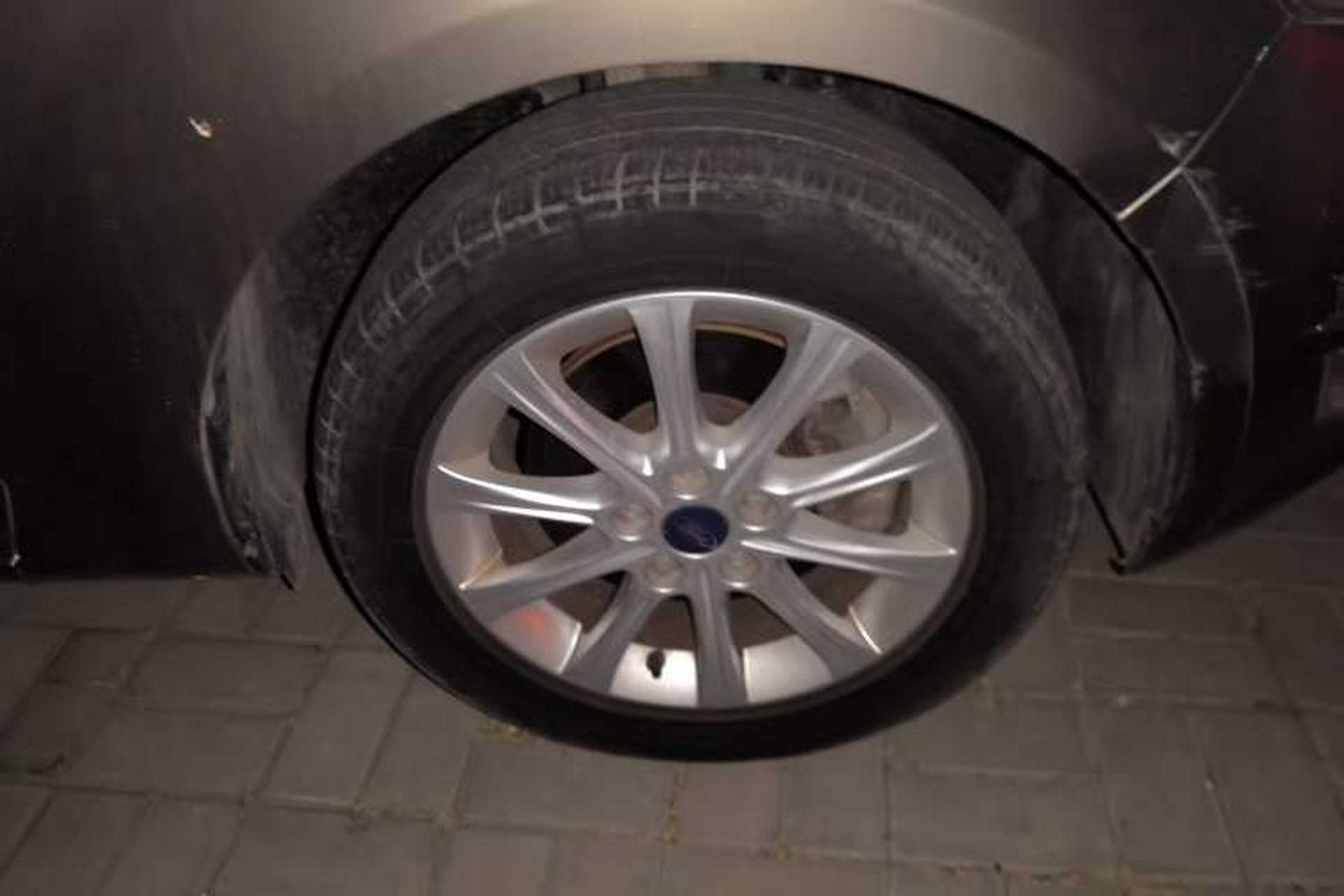 Used Ford Mondeo 2011 2.3L Fashion Edition Right Front Wheel Hub