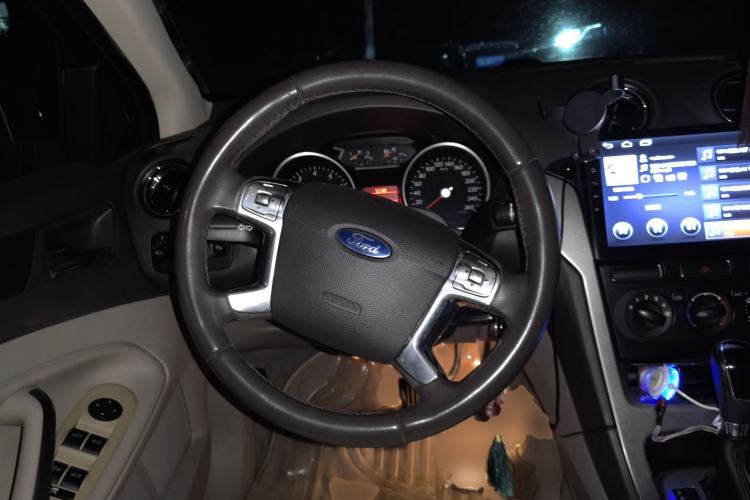 Used Ford Mondeo 2011 2.3L Fashion Edition Steering Wheel