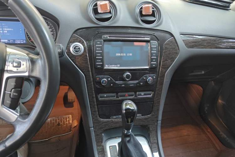 Used Ford Mondeo 2011 2.0L GTDi 200 Luxury Edition Audio And AC Panel