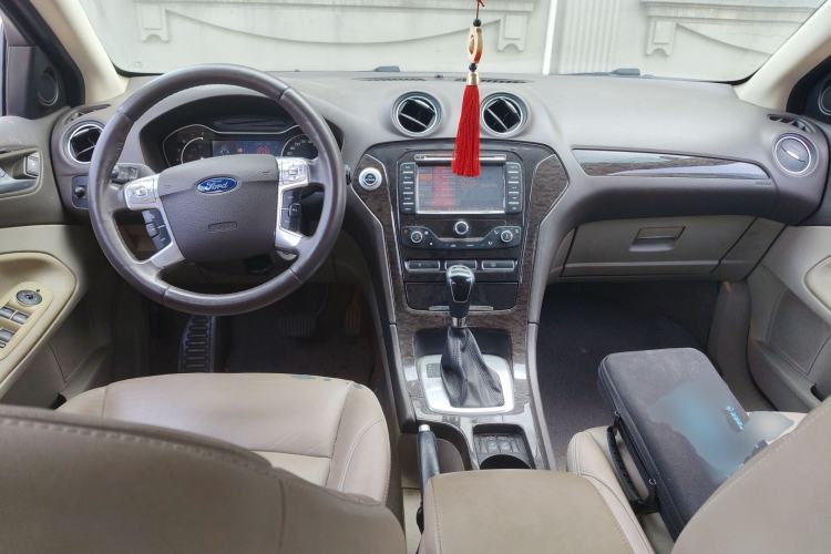 Used Ford Mondeo 2011 2.0L GTDi 200 Luxury Edition Center Console