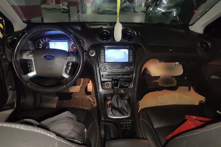 Used Ford Mondeo 2011 2.0L GTDi 200 Luxury Edition Center Console