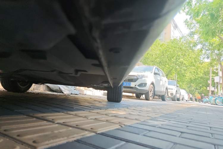 Used Ford Mondeo 2011 2.0L GTDi 200 Luxury Edition Chassis Front Left