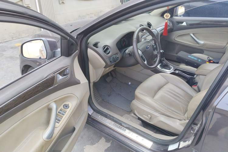 Used Ford Mondeo 2011 2.0L GTDi 200 Luxury Edition Driver Seat