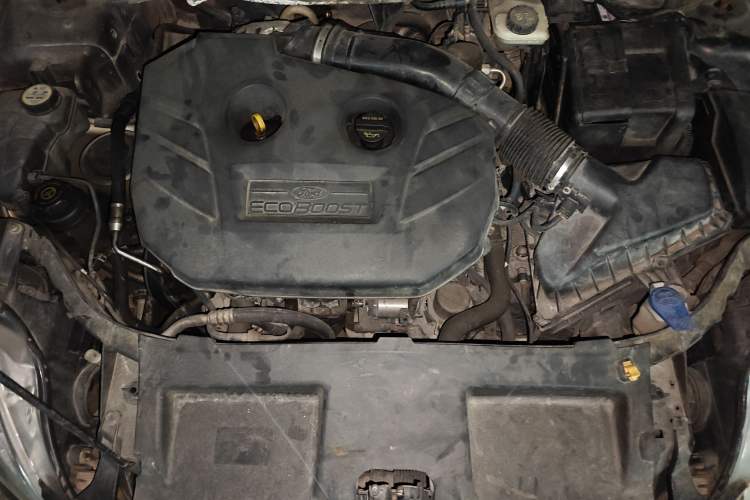Used Ford Mondeo 2011 2.0L GTDi 200 Luxury Edition Engine Bay
