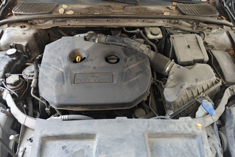 Used Ford Mondeo 2011 2.0L GTDi 200 Luxury Edition Engine Bay