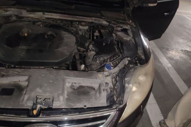Used Ford Mondeo 2011 2.0L GTDi 200 Luxury Edition Engine Bay Left