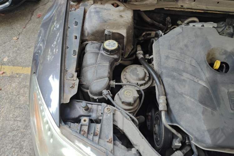 Used Ford Mondeo 2011 2.0L GTDi 200 Luxury Edition Engine Bay Right