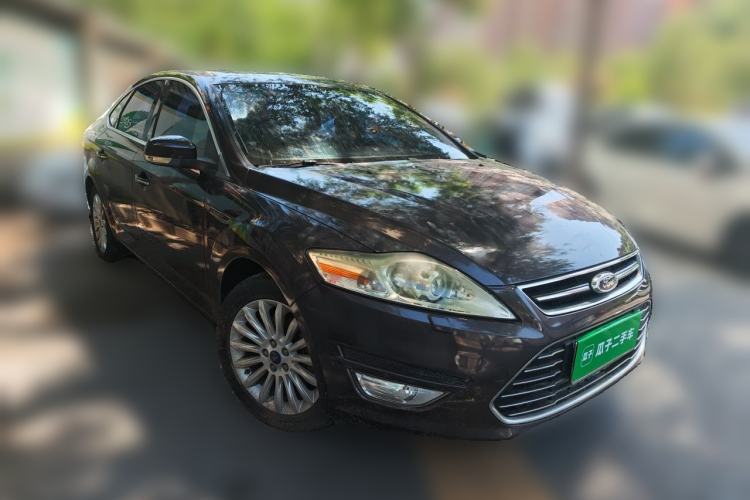 Used Ford Mondeo 2011 2.0L GTDi 200 Luxury Edition Front Right 45 Deg