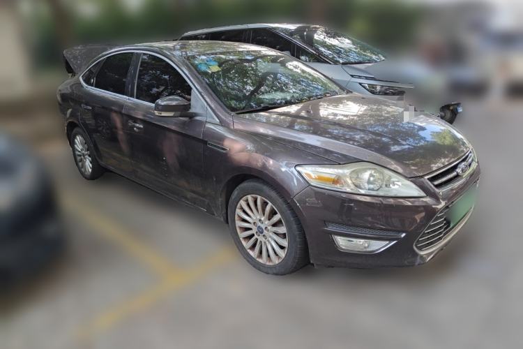 Used Ford Mondeo 2011 2.0L GTDi 200 Luxury Edition Front Right 45 Deg