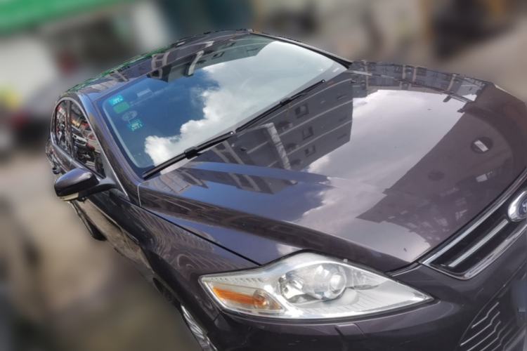 Used Ford Mondeo 2011 2.0L GTDi 200 Luxury Edition Front Right 45 Deg