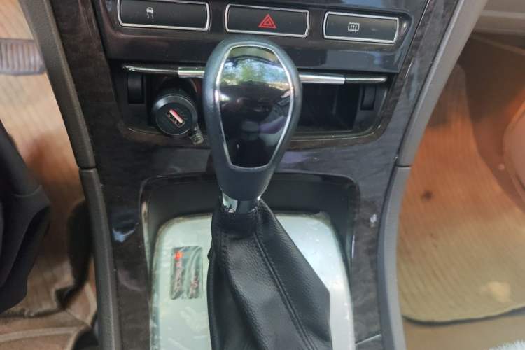 Used Ford Mondeo 2011 2.0L GTDi 200 Luxury Edition Gear Lever