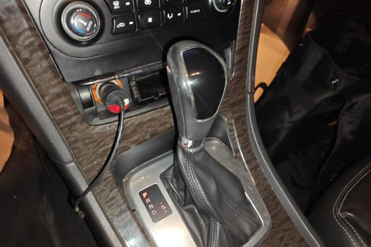 Used Ford Mondeo 2011 2.0L GTDi 200 Luxury Edition Gear Lever