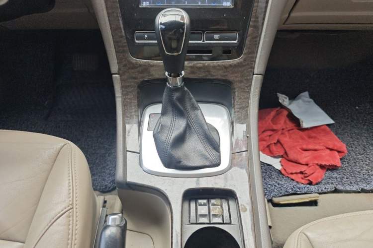 Used Ford Mondeo 2011 2.0L GTDi 200 Luxury Edition Gear Lever