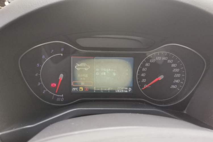 Used Ford Mondeo 2011 2.0L GTDi 200 Luxury Edition Odometer Close Up