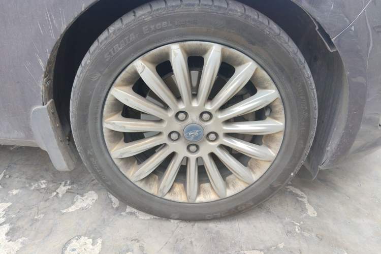 Used Ford Mondeo 2011 2.0L GTDi 200 Luxury Edition Right Front Wheel Hub