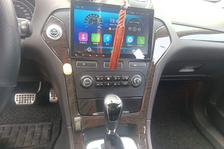 Used Ford Mondeo 2011 2.0L GTDi 200 Luxury Edition Audio And AC Panel