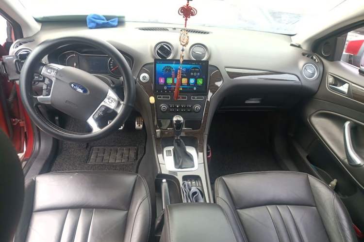 Used Ford Mondeo 2011 2.0L GTDi 200 Luxury Edition Center Console