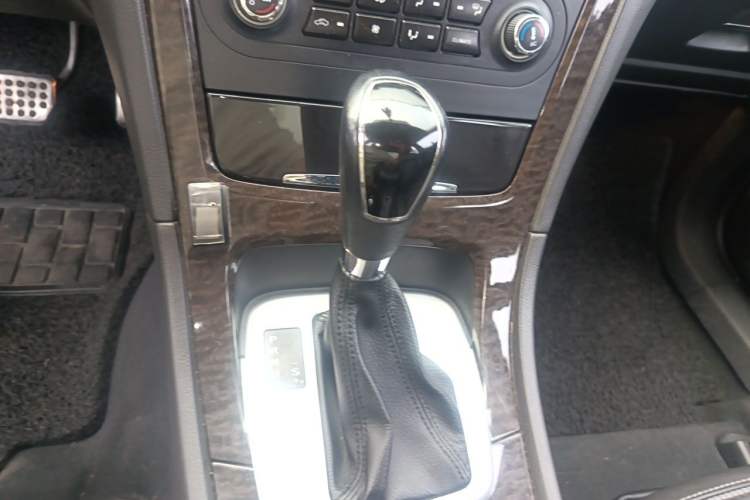 Used Ford Mondeo 2011 2.0L GTDi 200 Luxury Edition Gear Lever