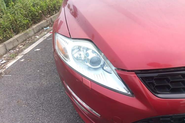 Used Ford Mondeo 2011 2.0L GTDi 200 Luxury Edition Right Front Headlight