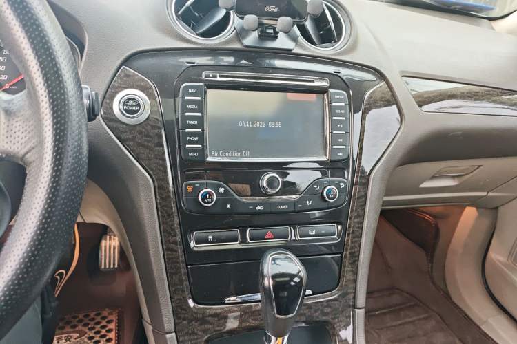 Used Ford Mondeo 2011 2.0L GTDi 200 Luxury Edition Audio And AC Panel