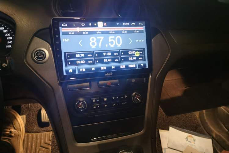 Used Ford Mondeo 2011 2.0L GTDi240 Ultimate Edition Audio And AC Panel