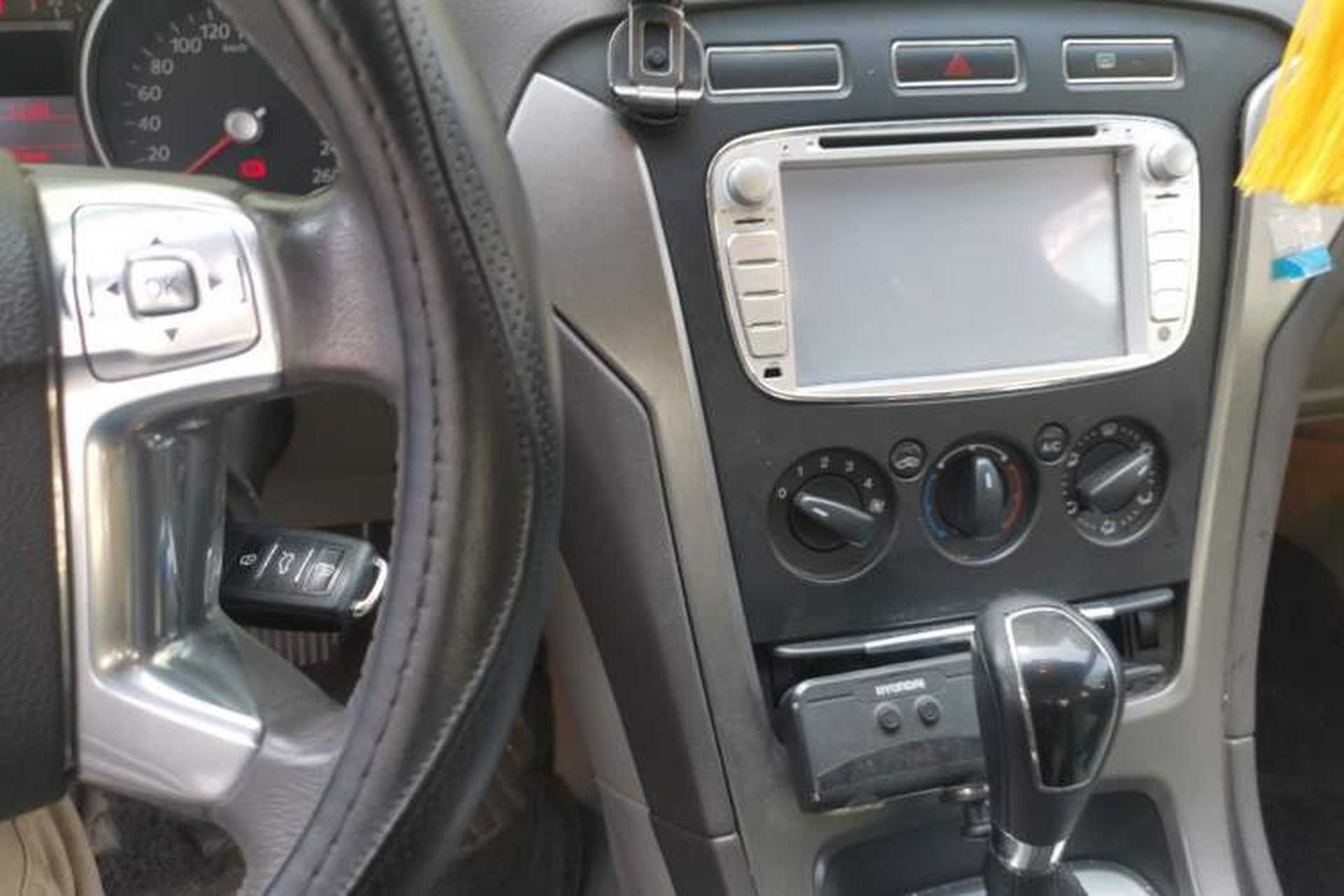 Used Ford Mondeo 2011 2.3L Fashion Edition Audio And AC Panel