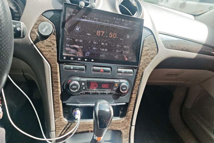 Used Ford Mondeo 2011 2.0L GTDi 200 Fashion Edition Audio And AC Panel