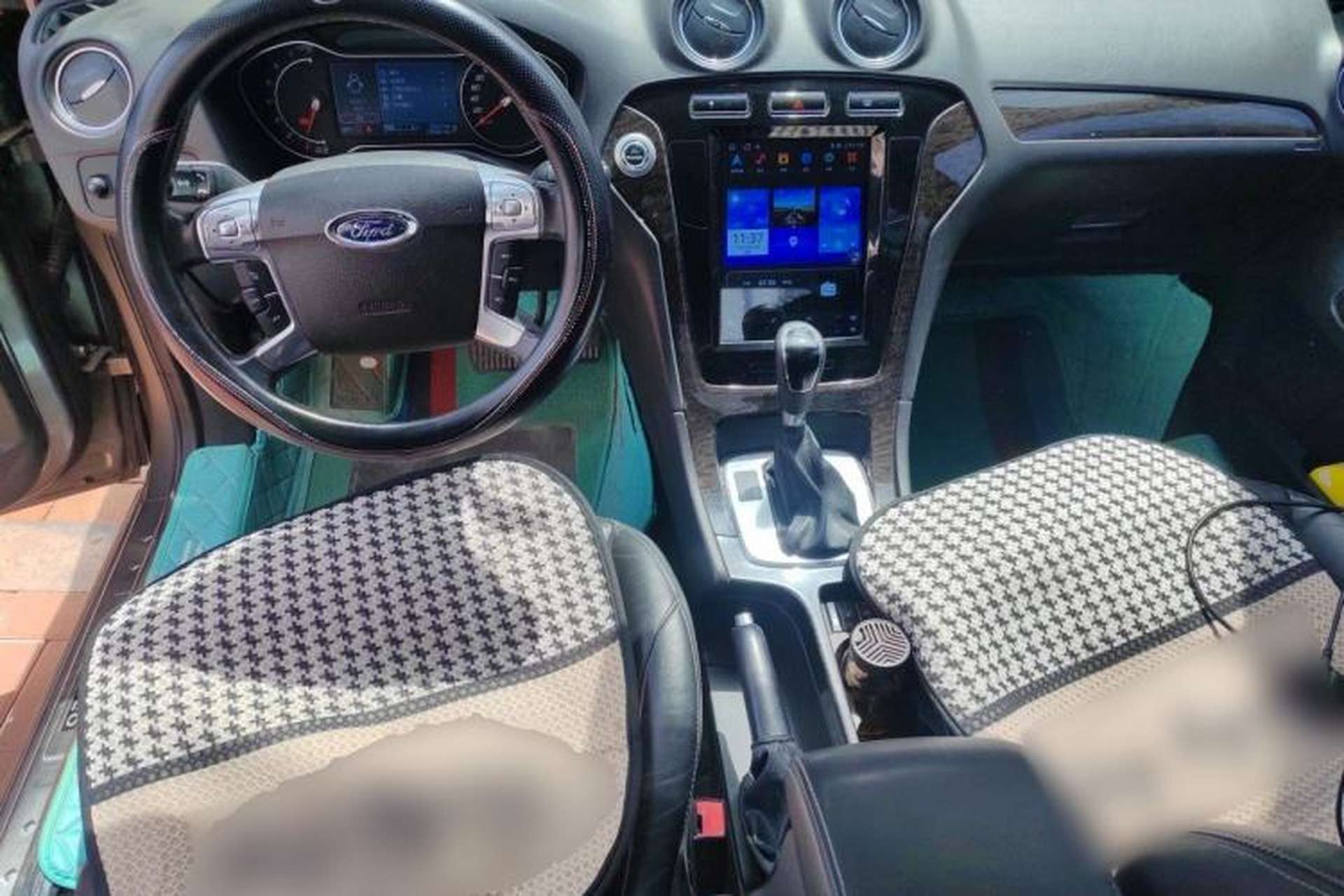 Used Ford Mondeo 2011 2.0L GTDi 200 Luxury Edition Center Console