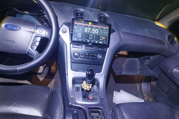 Used Ford Mondeo 2011 2.0L GTDi240 Ultimate Edition Center Console
