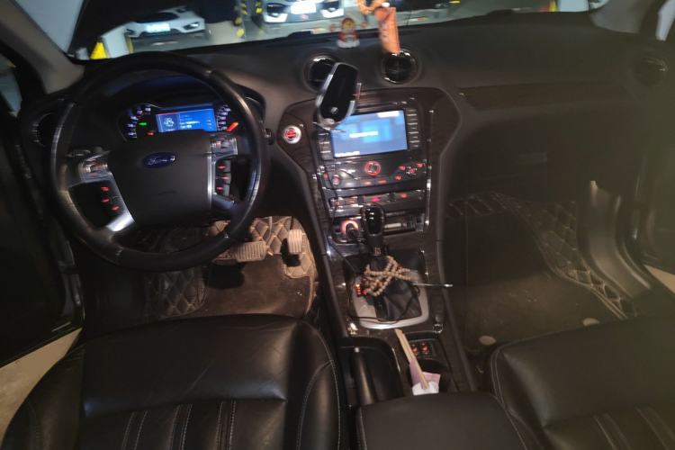 Used Ford Mondeo 2011 2.0L GTDi240 Ultimate Edition Center Console